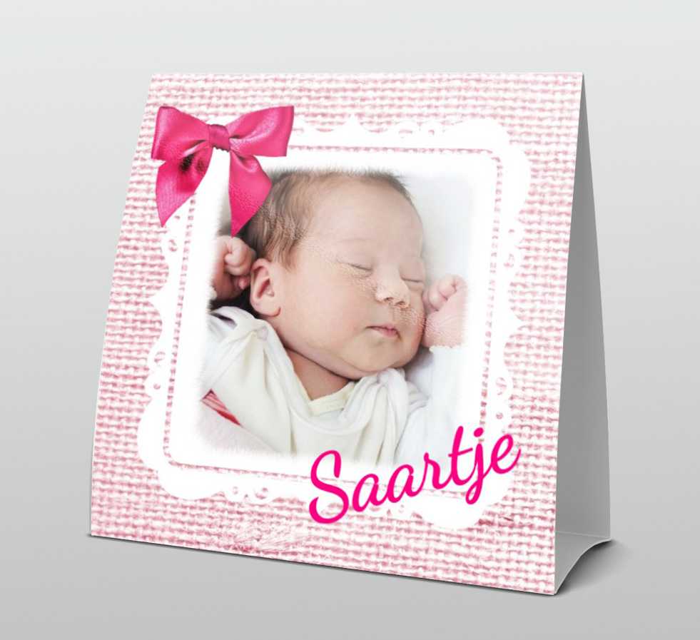 Geboortekaartje foto van baby, roze strik.