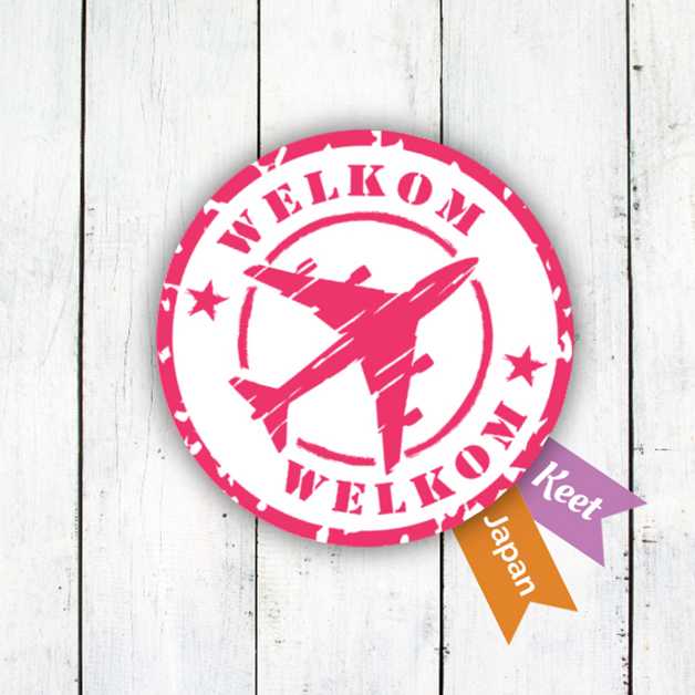 Adoptie kaartje met steigerhout en roze vliegtuig.